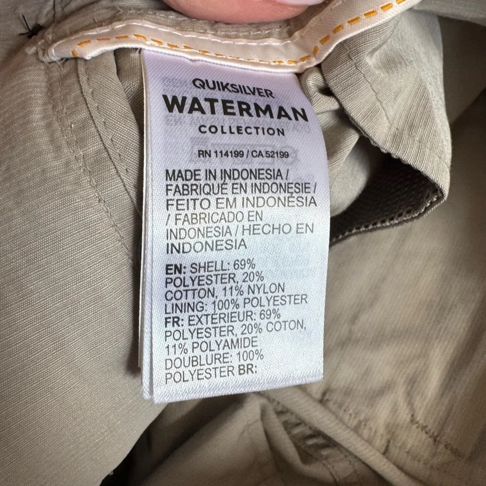 Men’s Quicksilver Watermam Cargo shorts size 30